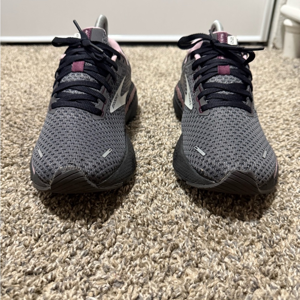 Brooks Women's Adrenaline GTS 22 - Black and Pink - Picture 5 of 9